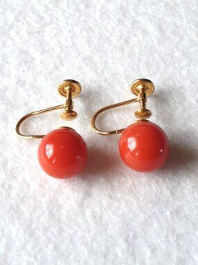 Vintage 14K Solid Gold Genuine Red Coral Screw Back Earrings - 3.35g, 10mm Beads
